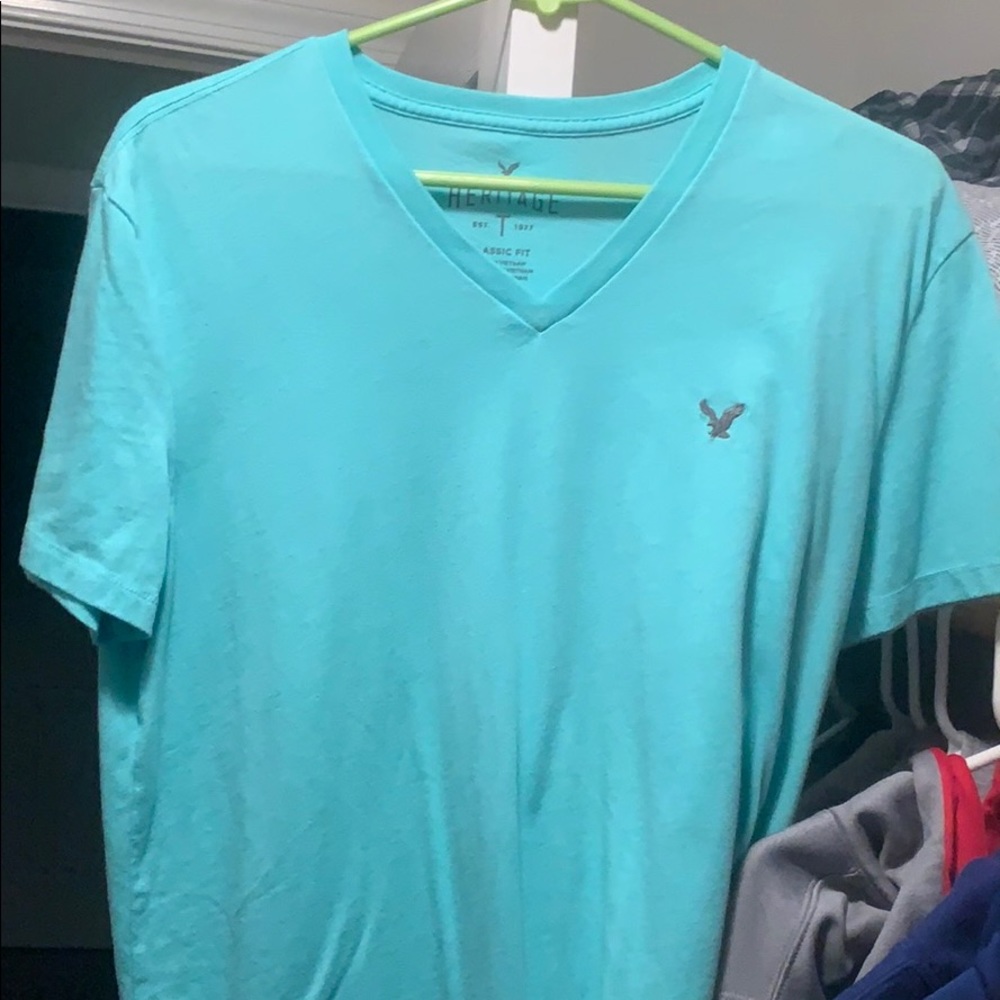 American Eagle v neck
